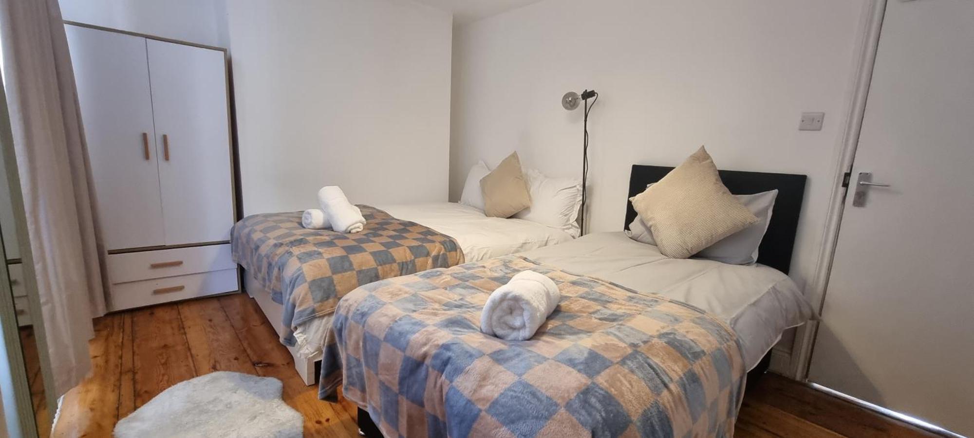 King'S Cross Road Private Rooms London Exterior photo