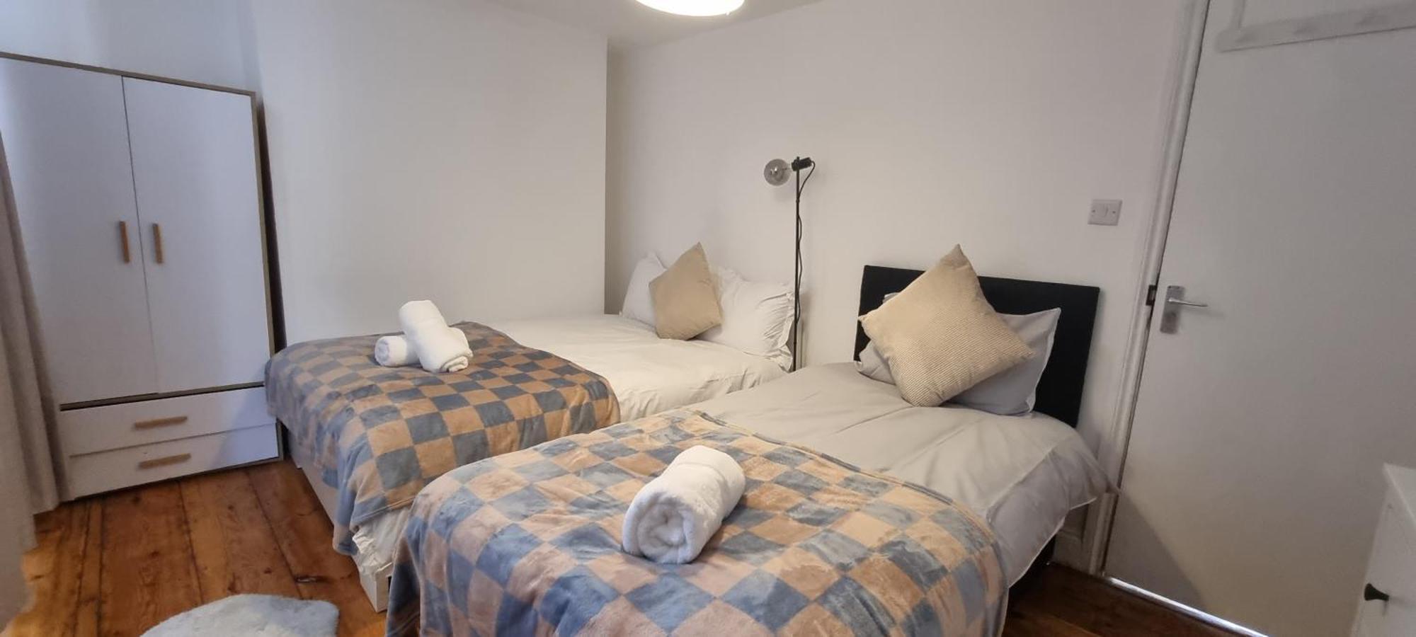 King'S Cross Road Private Rooms London Exterior photo